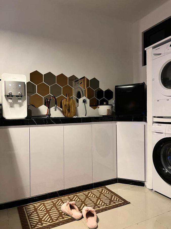 D Bunga مسلم Homestay Pool View Legoland Nusajaya Екстериор снимка