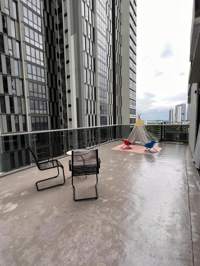 D Bunga مسلم Homestay Pool View Legoland Nusajaya Екстериор снимка