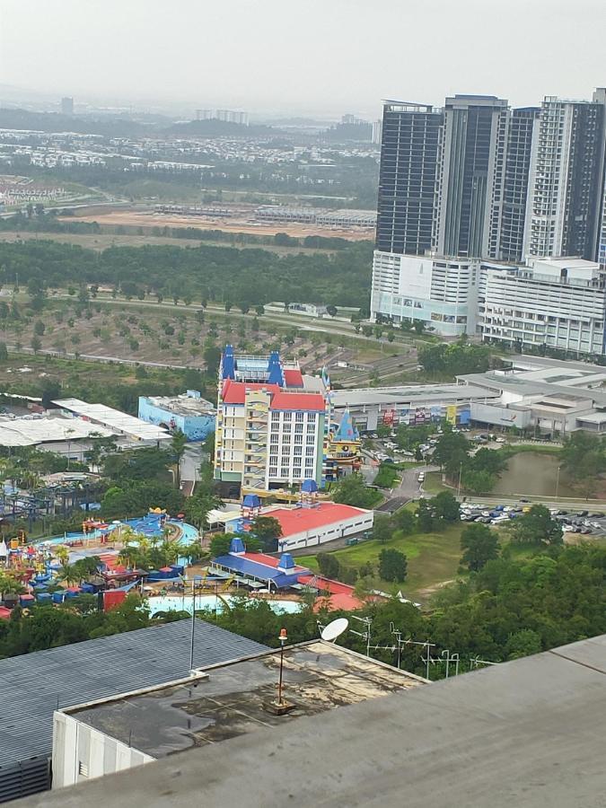 D Bunga مسلم Homestay Pool View Legoland Nusajaya Екстериор снимка