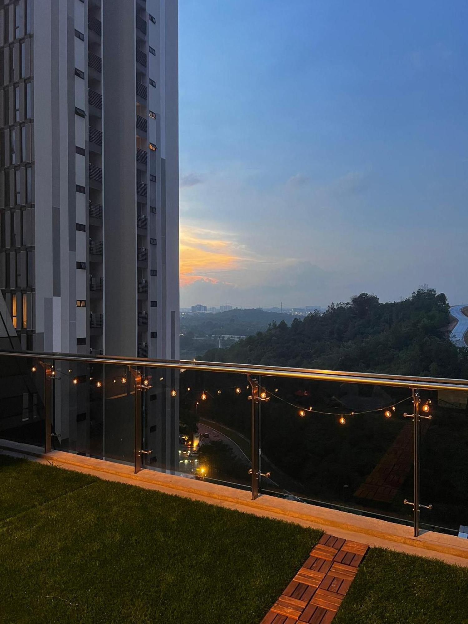 D Bunga مسلم Homestay Pool View Legoland Nusajaya Екстериор снимка